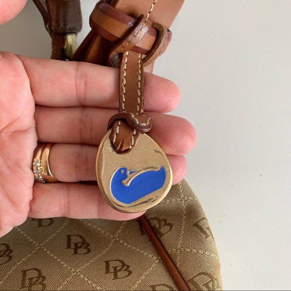 DOONEY & BOURKE Signature Logo Handbag Shoulder Bag Purse. Tan and Brown. - Picture 4 of 15